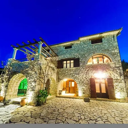 Daire Poseidon Residences - Poolside Zante Nests