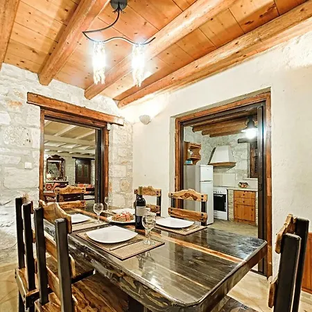 Poseidon Apartment *