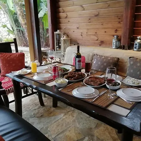 Poseidon Apartment *